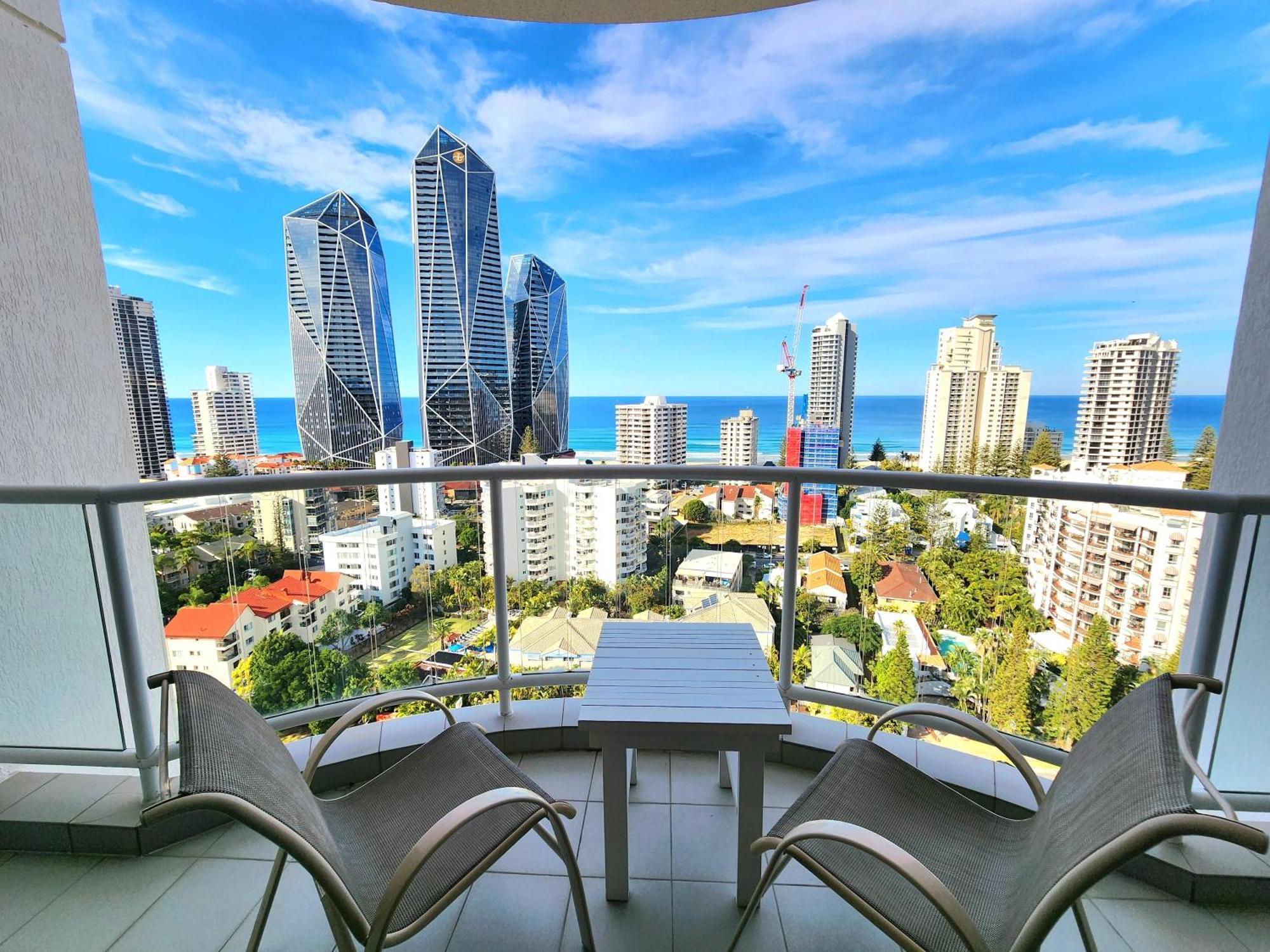 Deluxe Private Apartment And Studio - Ocean Views Gold Coast Exterior foto
